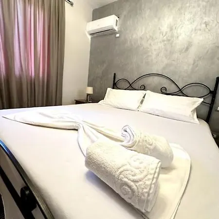 Apartament Near & Blloku Area Tirana